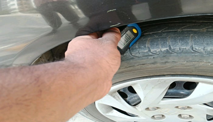 2015 Honda Amaze 1.5L I-DTEC S, Diesel, Manual, 1,06,272 km, tyre