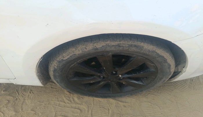 2013 Hyundai Verna FLUIDIC 1.6 CRDI SX, Diesel, Manual, 2,13,546 km, tyre