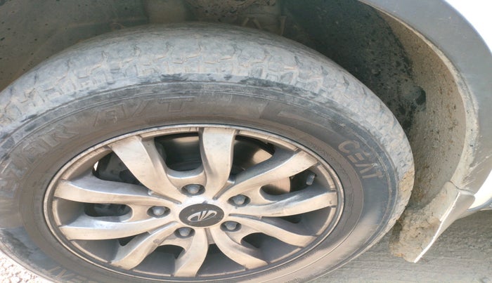 2015 Mahindra XUV500 W10, Diesel, Manual, 1,37,769 km, tyre