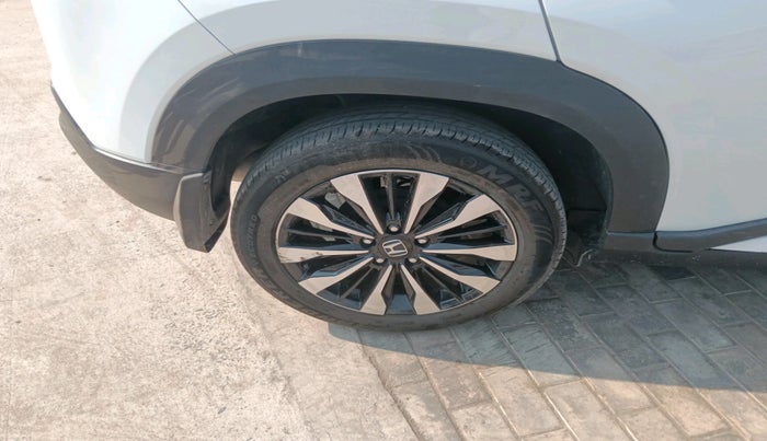 2025 Honda ELEVATE ZX CVT Dual Tone, Petrol, Automatic, 13,991 km, tyre