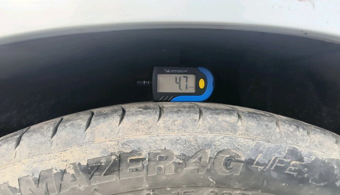 2014 Maruti Ertiga ZDI, Diesel, Manual, 2,23,146 km, tyre