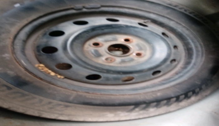 2013 Maruti Swift VDI, Diesel, Manual, 1,11,254 km, tyre