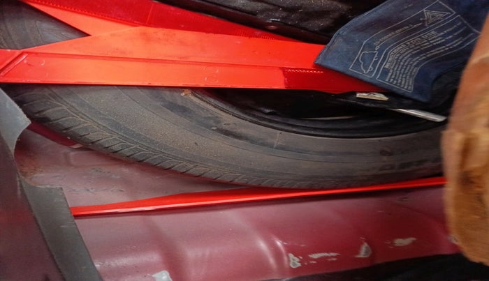 2013 Hyundai i10 MAGNA 1.2, Petrol, Manual, 98,698 km, tyre