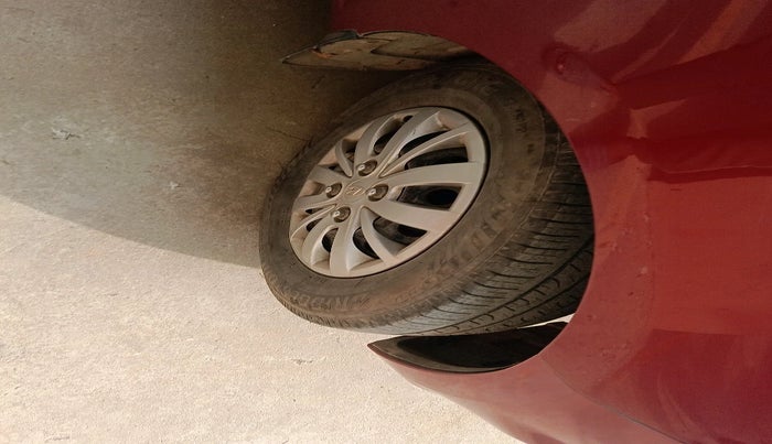 2013 Hyundai i10 MAGNA 1.2, Petrol, Manual, 98,698 km, tyre