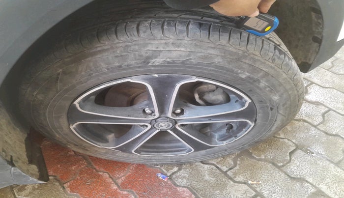 2017 Hyundai Creta E PLUS 1.6 PETROL, Petrol, Manual, 70,373 km, tyre