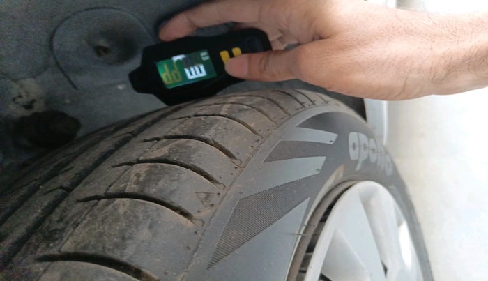 2012 Chevrolet Spark LT 1.0, Petrol, Manual, 73,832 km, tyre