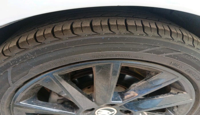 2020 Skoda Rapid STYLE AT TSI, Petrol, Automatic, 69,996 km, tyre