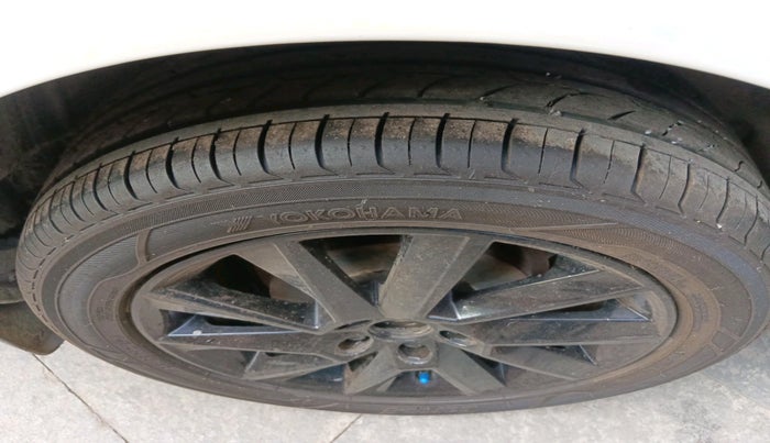 2020 Skoda Rapid STYLE AT TSI, Petrol, Automatic, 69,996 km, tyre