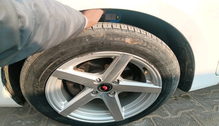 2013 Hyundai Verna FLUIDIC 1.6 CRDI SX, Diesel, Manual, 1,36,906 km, tyre