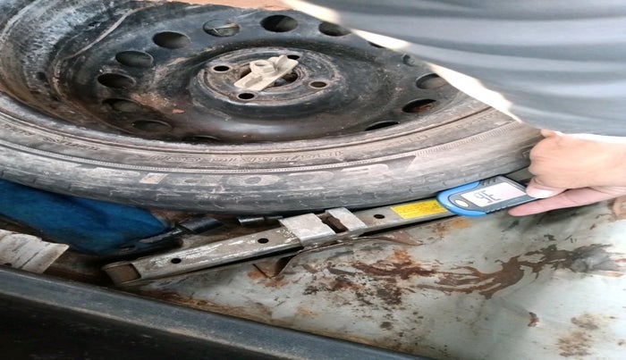 2013 Hyundai Verna FLUIDIC 1.6 CRDI SX, Diesel, Manual, 1,36,906 km, tyre