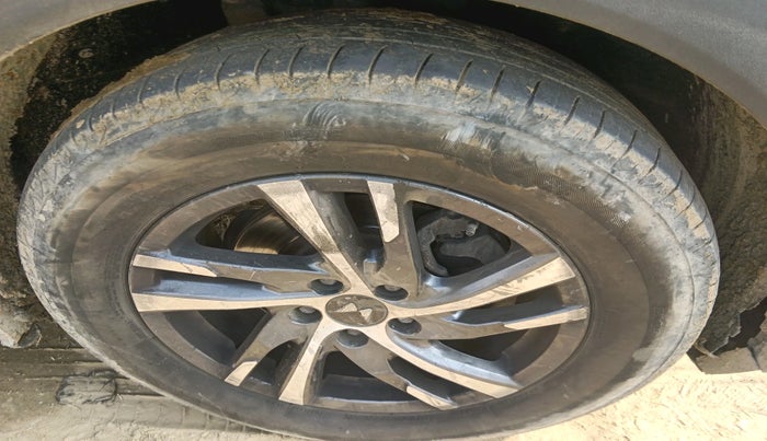 2023 Mahindra XUV700 AX 5 D AT 7 STR, Diesel, Automatic, 76,705 km, tyre