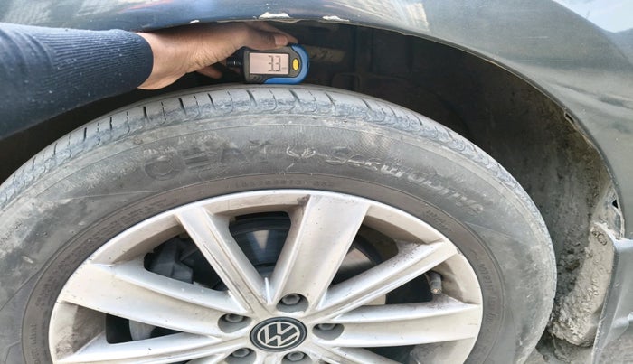 2016 Volkswagen Vento HIGHLINE 1.5 AT, Diesel, Automatic, 1,02,959 km, tyre