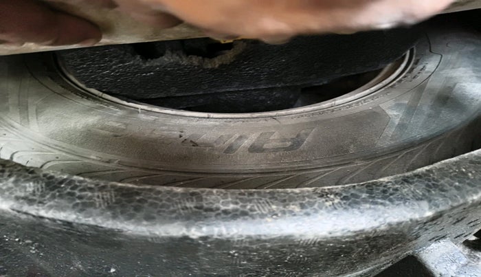 2016 Volkswagen Vento HIGHLINE 1.5 AT, Diesel, Automatic, 1,02,959 km, tyre