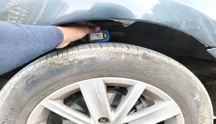 2016 Volkswagen Vento HIGHLINE 1.5 AT, Diesel, Automatic, 1,02,959 km, tyre