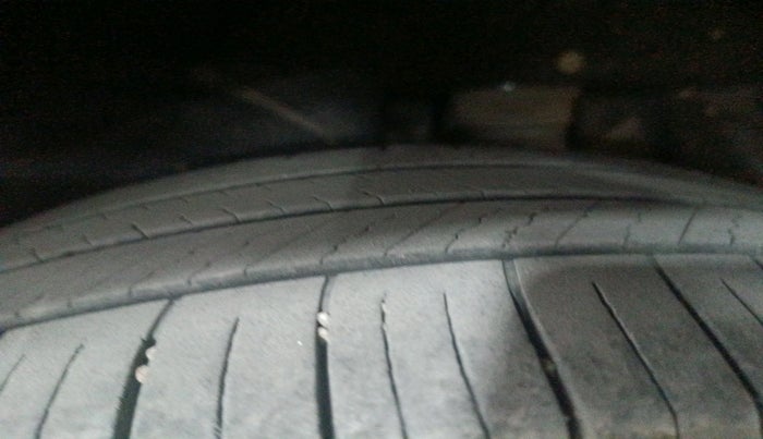 2023 Mahindra XUV700 AX 7 LUXURY D MT 7 STR, Diesel, Manual, 69,144 km, tyre