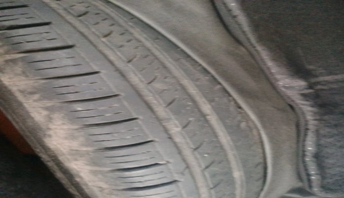 2019 Maruti Swift VXI AMT, Petrol, Automatic, 66,450 km, tyre