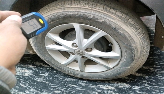 2017 Maruti Swift LXI (O), Petrol, Manual, 1,42,057 km, tyre