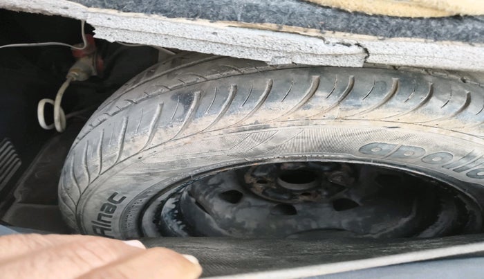 2011 Hyundai Santro Xing GLS, Petrol, Manual, 68,863 km, tyre