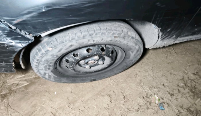 2013 Maruti Alto 800 LXI, Petrol, Manual, 1,20,686 km, tyre