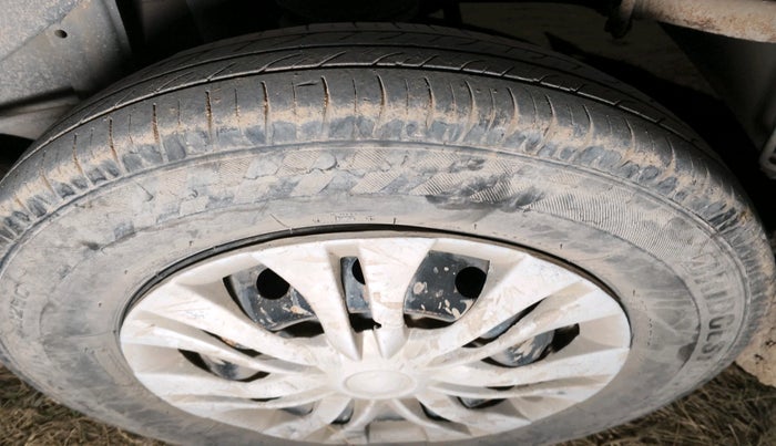 2013 Maruti Alto 800 LXI, Petrol, Manual, 1,20,686 km, tyre