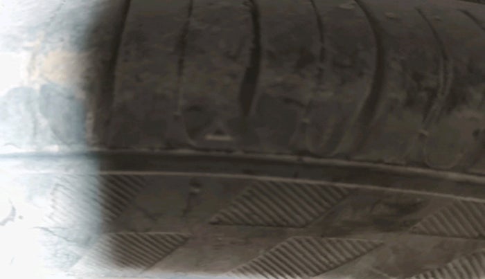 2013 Maruti Alto 800 LXI, Petrol, Manual, 1,20,686 km, tyre