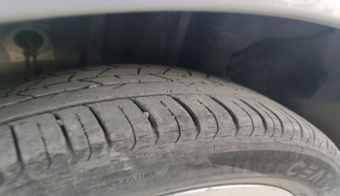 2017 Hyundai Elite i20 ASTA 1.2, Petrol, Manual, 96,041 km, tyre