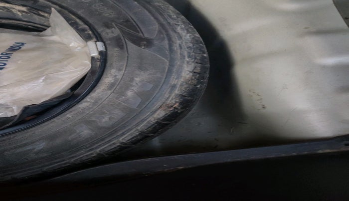 2017 Hyundai Elite i20 ASTA 1.2, Petrol, Manual, 96,041 km, tyre