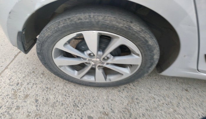 2017 Hyundai Elite i20 ASTA 1.2, Petrol, Manual, 96,041 km, tyre