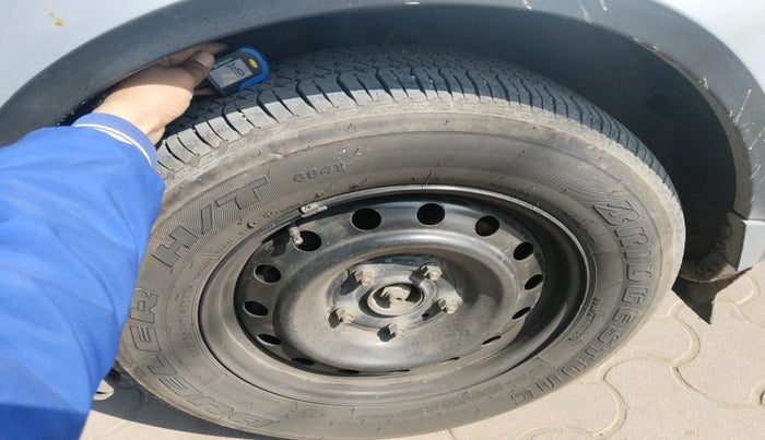 2017 Mahindra XUV500 W6, Diesel, Manual, 80,139 km, tyre