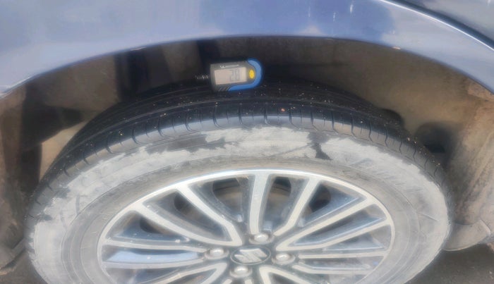 2017 Maruti Dzire ZDI PLUS AMT, Diesel, Automatic, 1,38,103 km, tyre