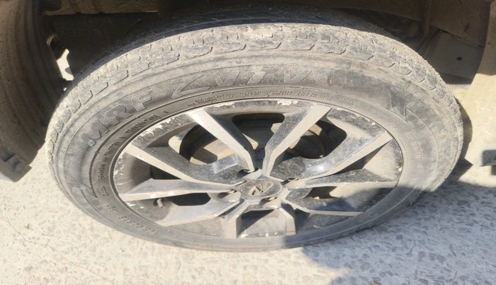 2017 Mahindra KUV 100 NXT K8 P 6 STR, Petrol, Manual, 36,097 km, tyre