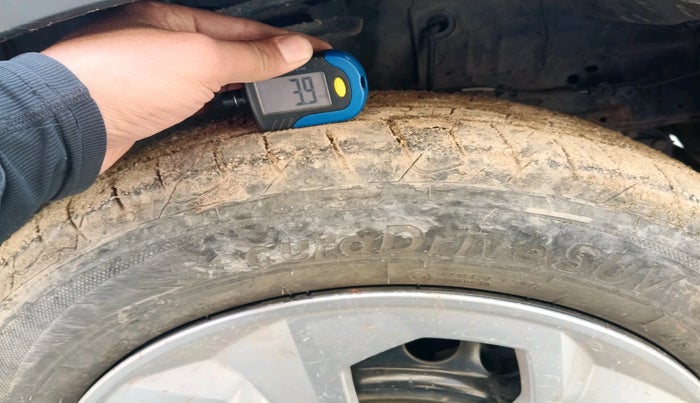 2015 Maruti S Cross SIGMA 1.3, Diesel, Manual, 1,94,285 km, tyre