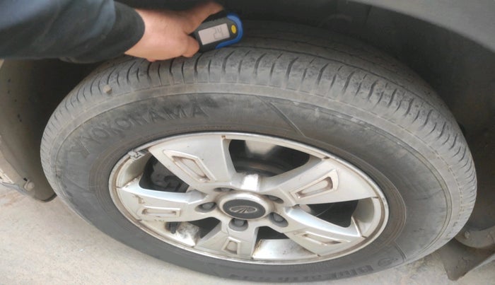 2013 Mahindra XUV500 W8, Diesel, Manual, 1,43,675 km, tyre