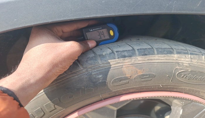 2022 KIA SELTOS HTK PLUS 1.5, Petrol, Manual, 23,463 km, tyre