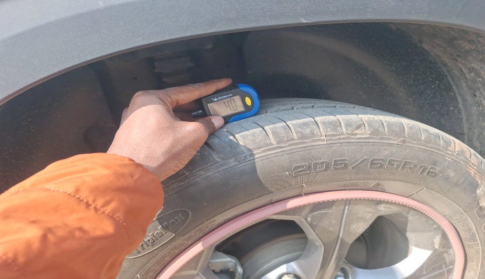 2022 KIA SELTOS HTK PLUS 1.5, Petrol, Manual, 23,463 km, tyre