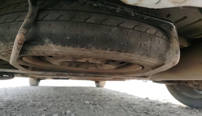 2016 Maruti Ertiga VXI CNG, CNG, Manual, 1,88,245 km, tyre