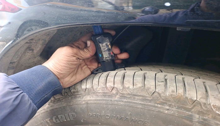 2025 Tata Curvv Smart 1.2 Petrol 6MT, Petrol, Manual, 6,670 km, tyre