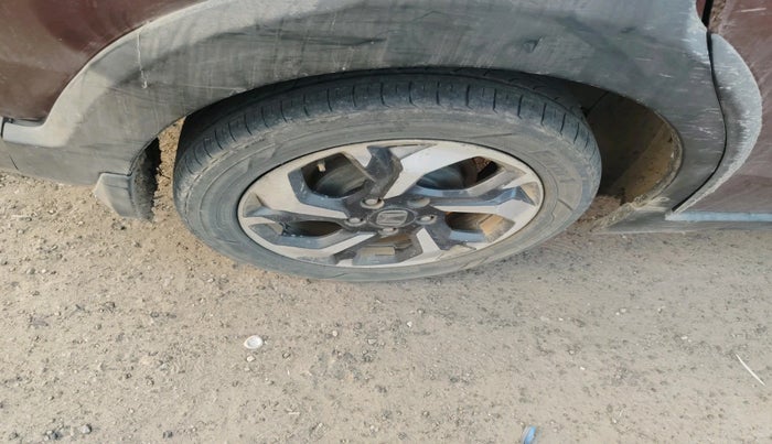 2016 Honda BR-V 1.5L I- DTEC V, Diesel, Manual, 1,28,862 km, tyre