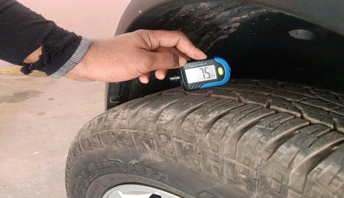 2016 Mahindra XUV500 W10, Diesel, Manual, 83,247 km, tyre