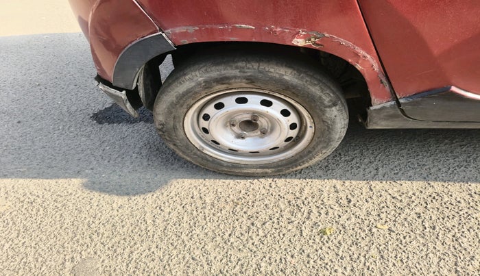 2016 Mahindra Kuv100 K8 6 STR, Petrol, Manual, 36,948 km, tyre