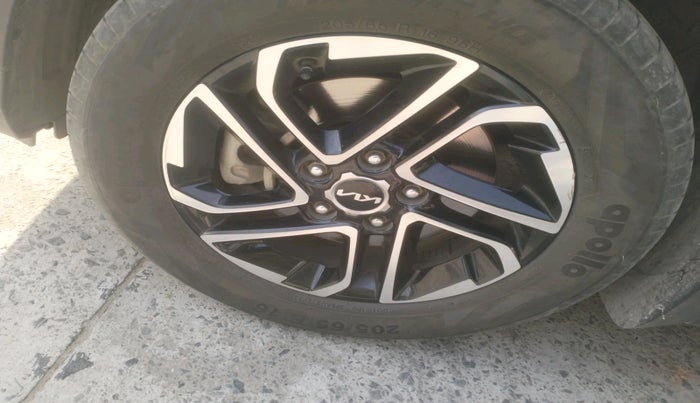 2022 KIA CARENS PRESTIGE PLUS 1.5 DIESEL 7 STR, Diesel, Manual, 91,645 km, tyre