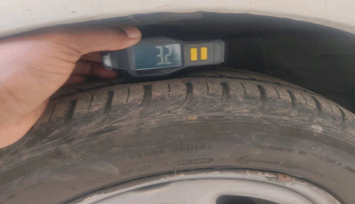 2011 Chevrolet Beat PS PETROL, Petrol, Manual, 46,515 km, tyre