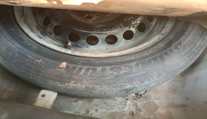 2013 Hyundai Grand i10 MAGNA 1.1 CRDI, Diesel, Manual, 1,56,511 km, tyre