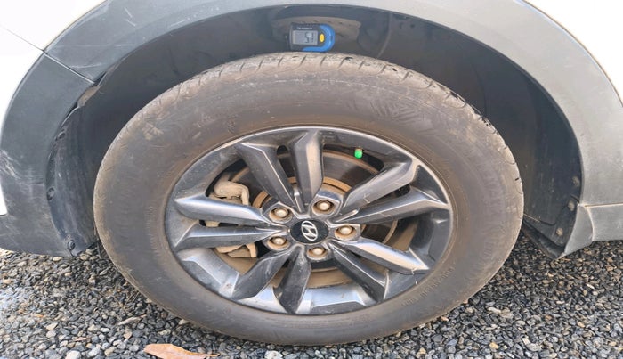 2017 Hyundai Creta SX PLUS 1.6 PETROL, Petrol, Manual, 62,437 km, tyre