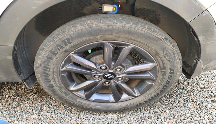 2017 Hyundai Creta SX PLUS 1.6 PETROL, Petrol, Manual, 62,437 km, tyre