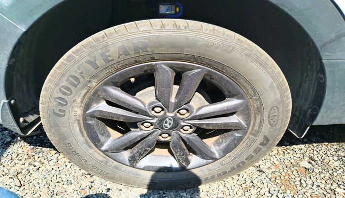 2017 Hyundai Creta SX PLUS 1.6 PETROL, Petrol, Manual, 62,437 km, tyre