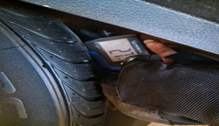 2017 Volkswagen Polo COMFORTLINE 1.2L, Petrol, Manual, 43,070 km, tyre