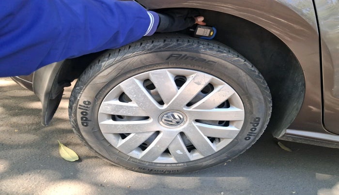 2017 Volkswagen Polo COMFORTLINE 1.2L, Petrol, Manual, 43,070 km, tyre