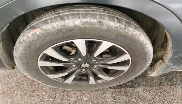 2018 Maruti S Cross ZETA 1.3, Diesel, Manual, 1,72,004 km, tyre