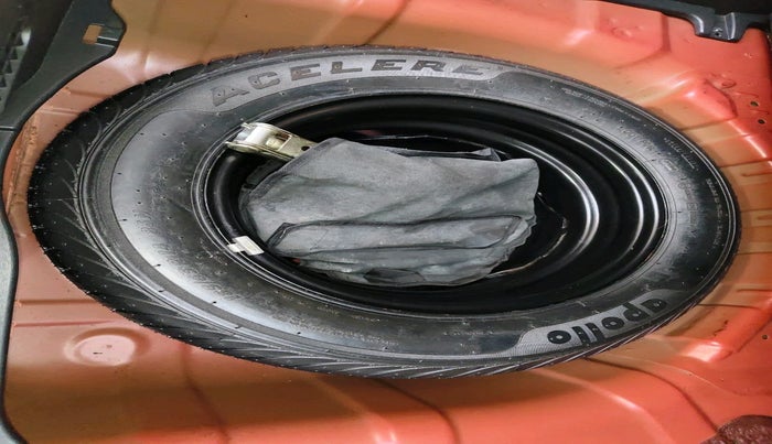 2014 Hyundai i20 SPORTZ 1.2, Petrol, Manual, 43,987 km, tyre